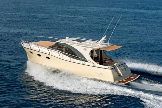 Hudson Bay 34 © Pacific Motor Yachts